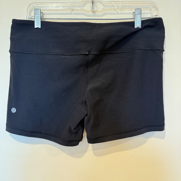 Lululemon Reversible Shorts - 12 - Picture 3 of 3